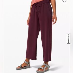 Lululemon on the fly 7/8 pant (woven), in black size 4